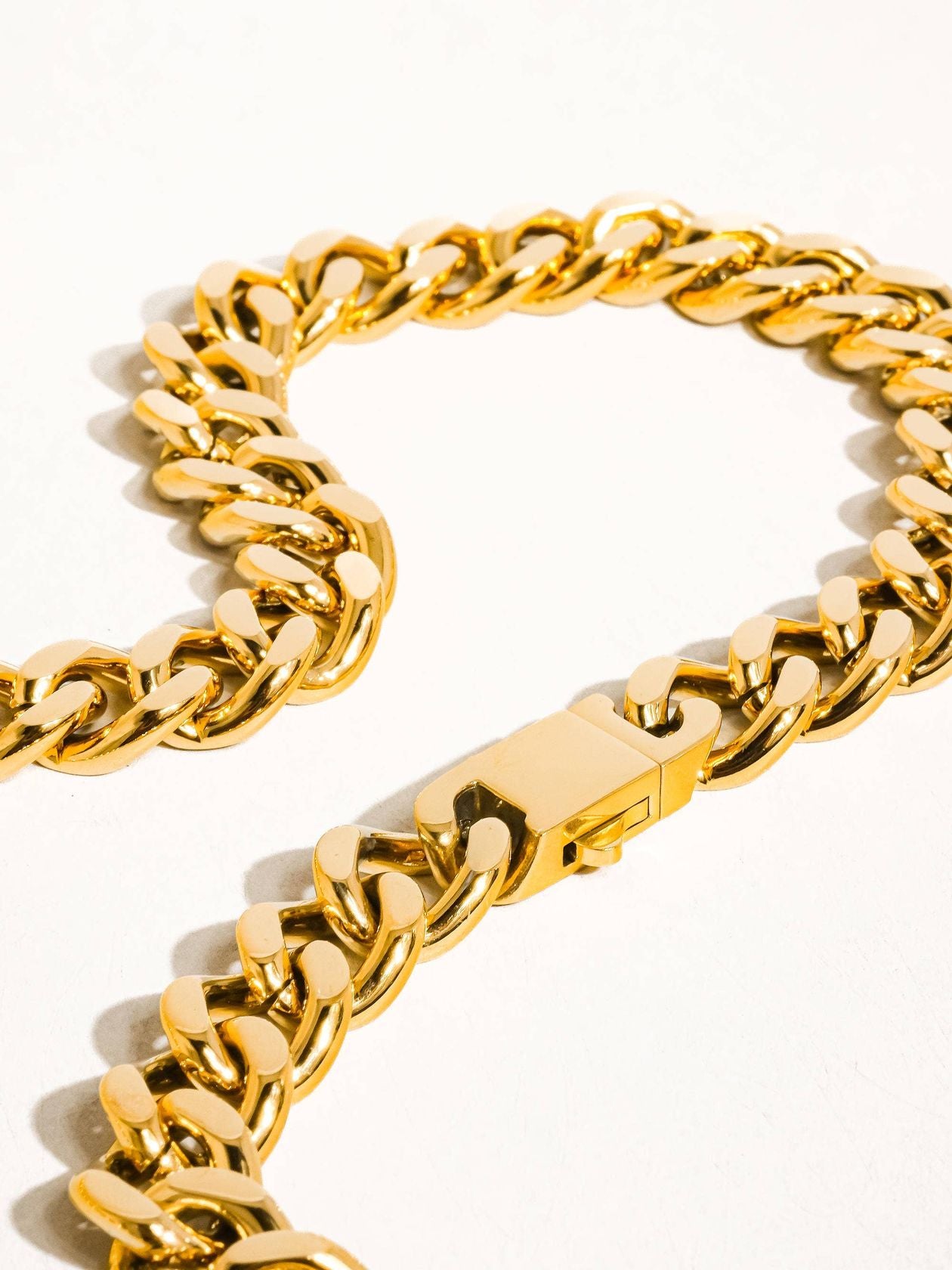 Willa Bold Chain Necklace