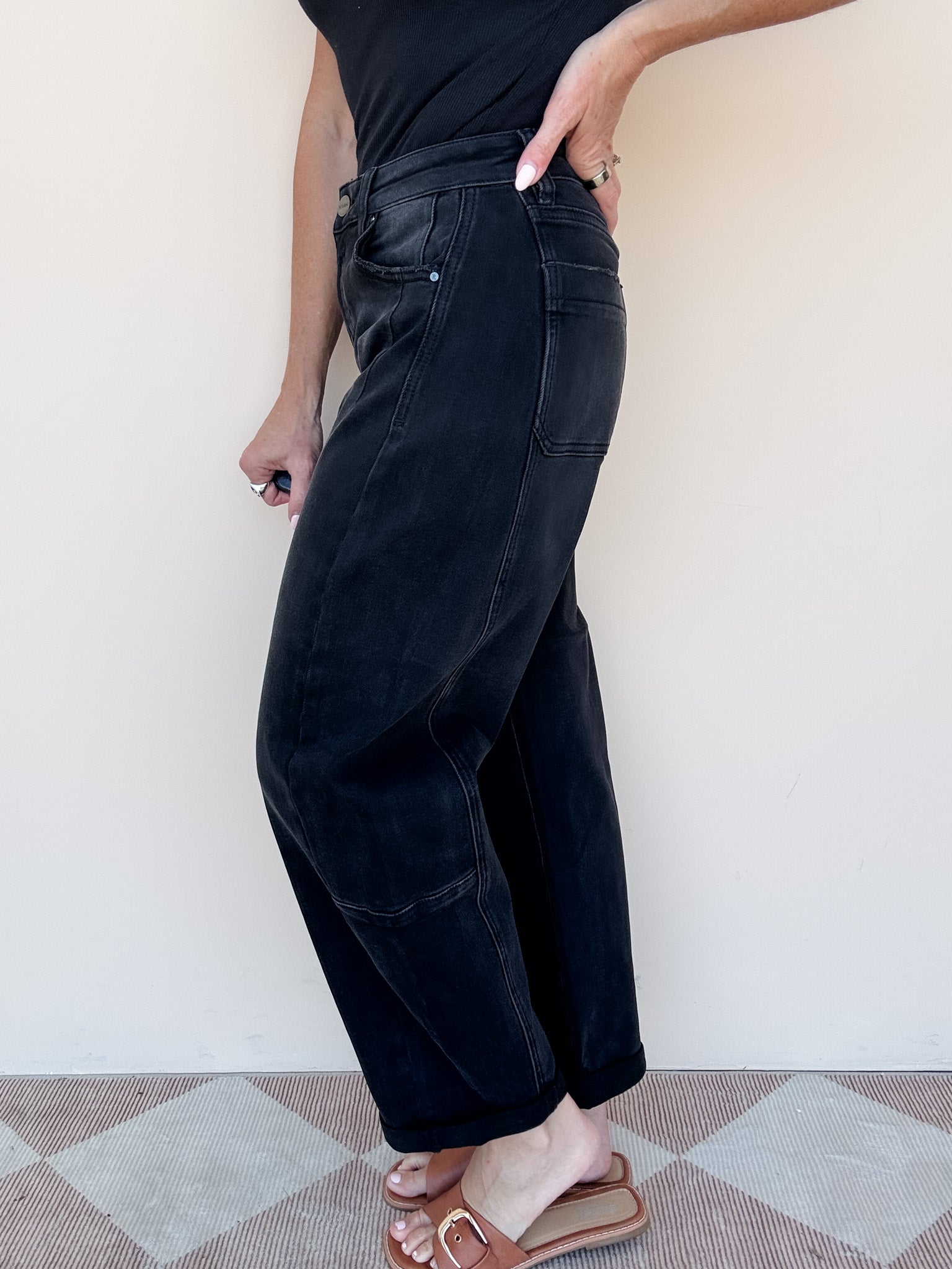 Blackout Barrel Jean