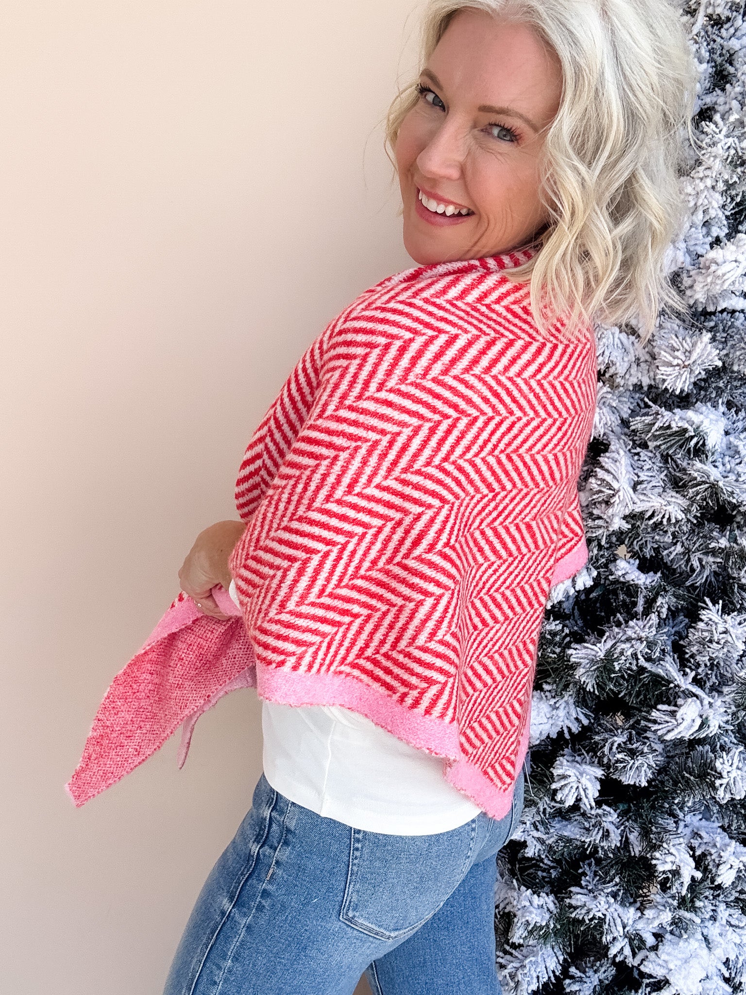 Ziggy Triangle Scarf | Red