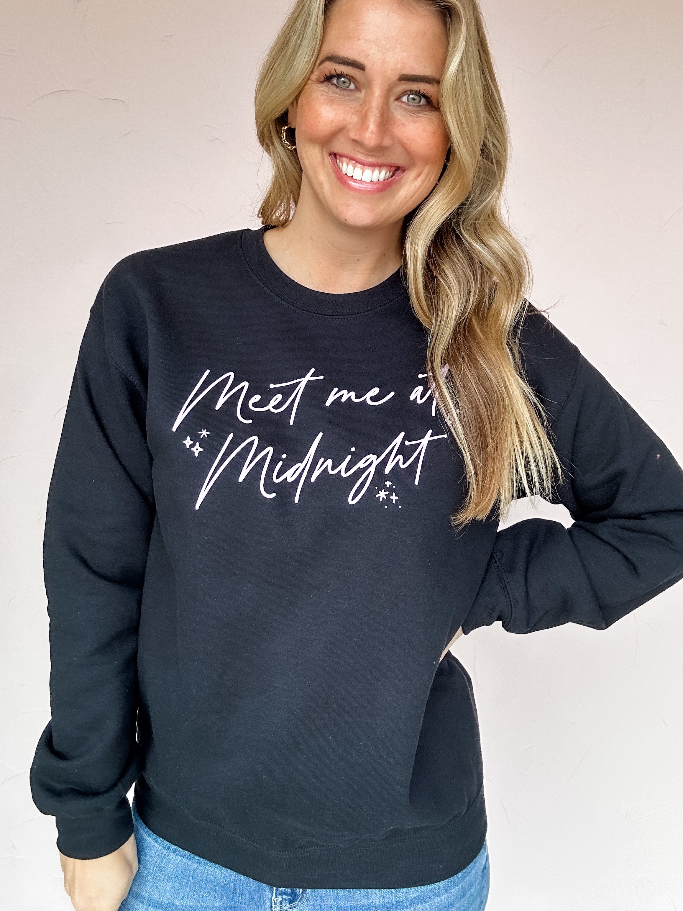 Meet Me At Midnight Pullover