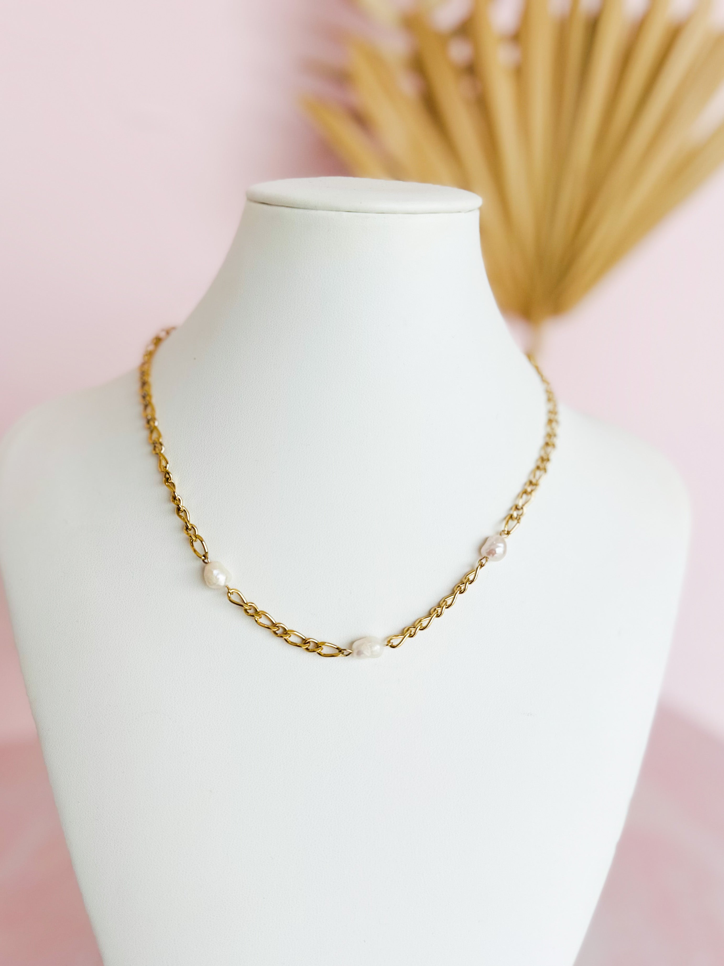 Golden Tide Pearl Necklace