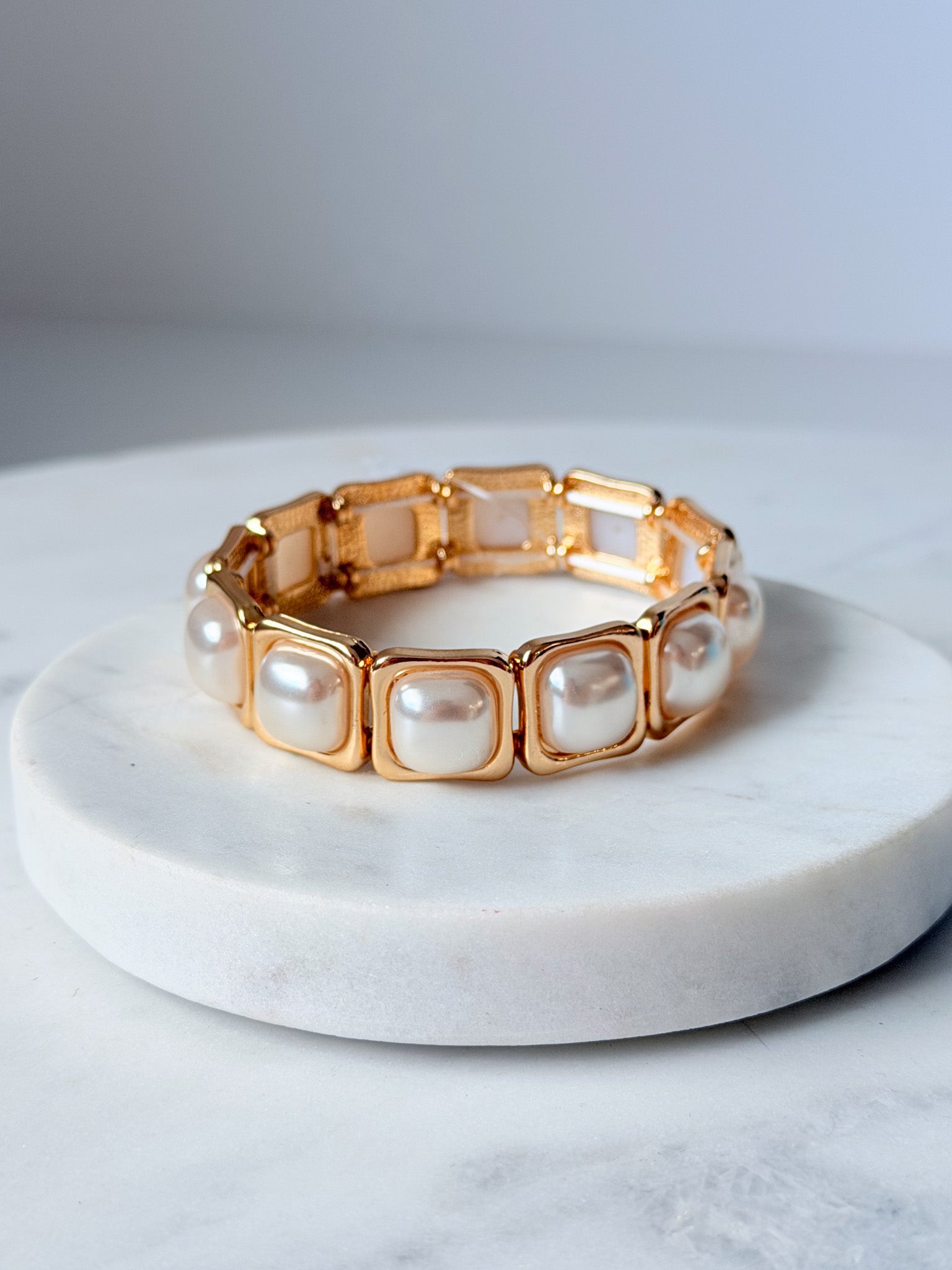 Pearl Frame Stretch Bracelet